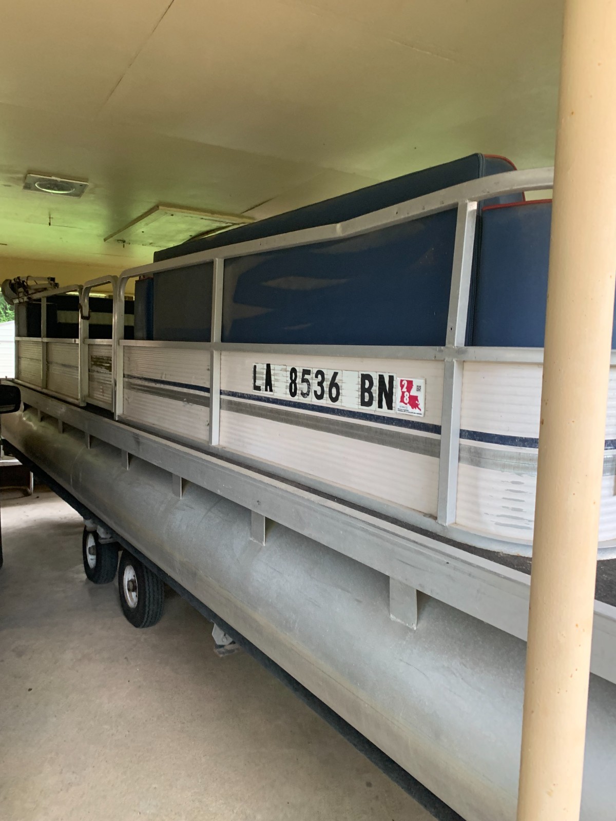 Party Boat Sweetwater out board holds eleven people. Title in hand 1990,70HP