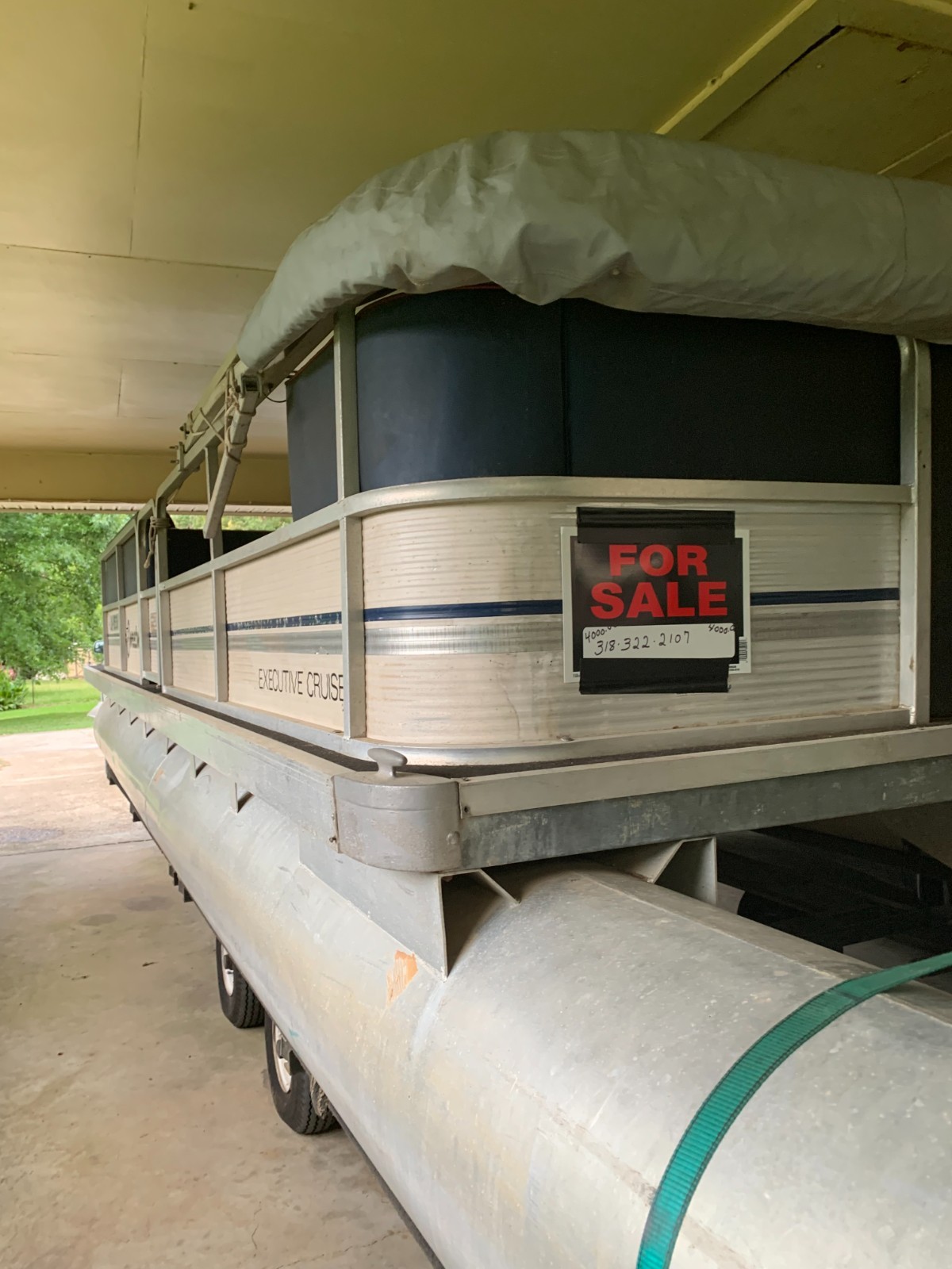 Party Boat Sweetwater out board holds eleven people. Title in hand 1990,70HP